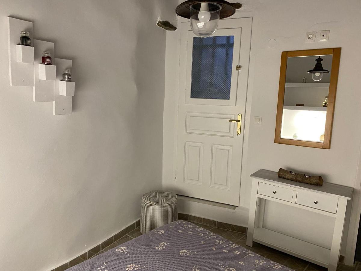 Traditional Holiday Home Kechros Bagian luar foto